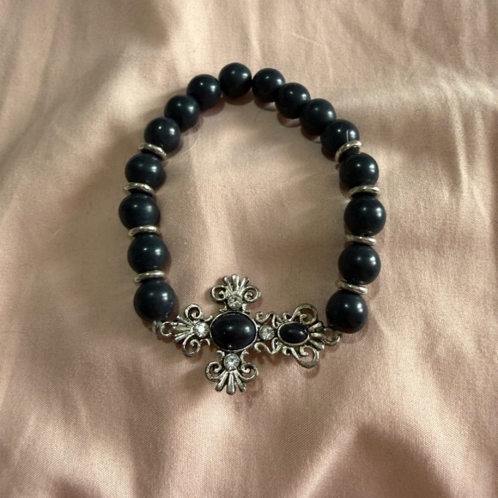 Black Beaded Bracelet with Silver Accents NWT